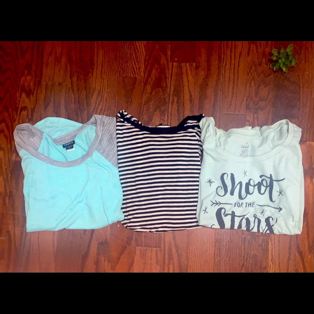 Bundle of Torrid tees size 0x,0x,1x